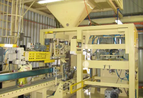 Bulk weighing scale used in Riverina Company's automatic animal feed packaging line