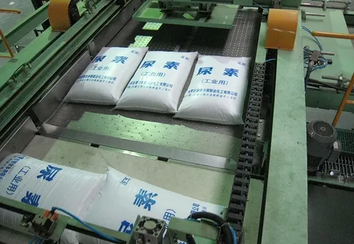 Bag pushing device