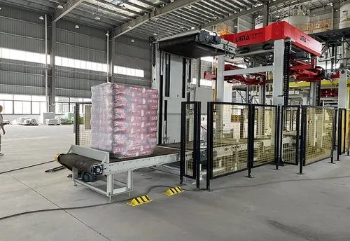 Automatic stretch hooding machine used in palletless packaging line